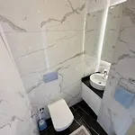 Apartament Sa Apartments! Luxury 2bd Duplex 200m To The *