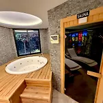 Sa Apartments! Luxury 2bd Duplex 200m To The