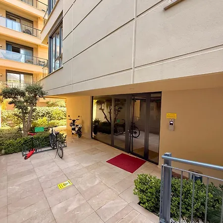 Sa Apartments! Luxury 2bd Duplex 200m To The Apartment
