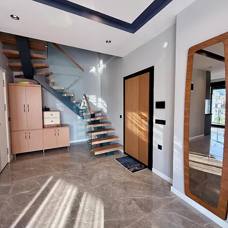 Sa Apartments! Luxury 2bd Duplex 200m To The Apartment *