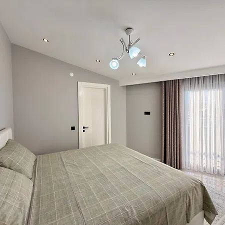 Sa Apartments! Luxury 2bd Duplex 200m To The Apartment *