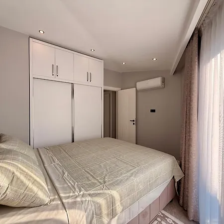 Sa Apartments! Luxury 2bd Duplex 200m To The *