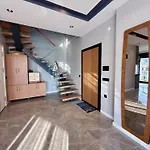 Sa Apartments! Luxury 2bd Duplex 200m To The Apartment *